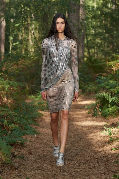 Look 60